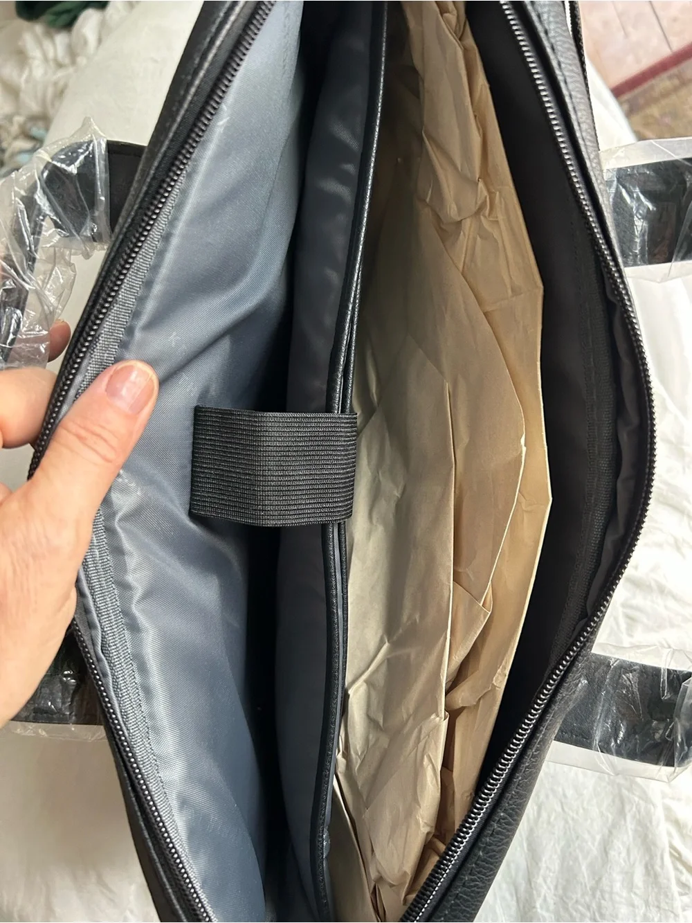 NWT Kenneth Cole Reaction Black Laptop Brief Case w/Carry Strap and Handles.